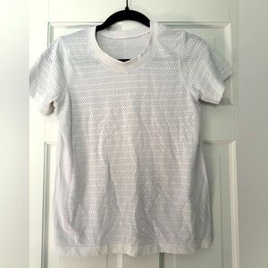 lululemon Beezze By T-shirt